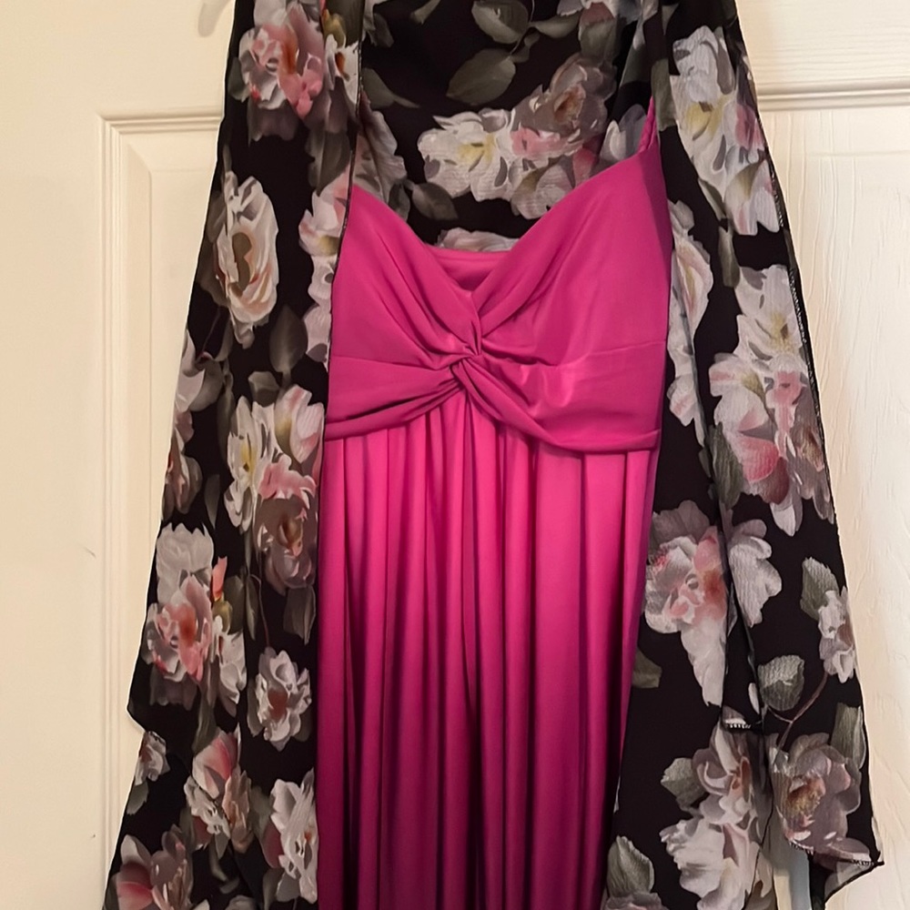 Beautiful evening dress with wrap. Spaghetti stap.
